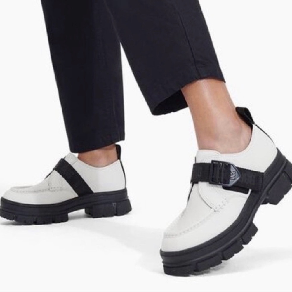 Ugg Ashton Shoe White casual classic stylish fashion combat spring comfy fall